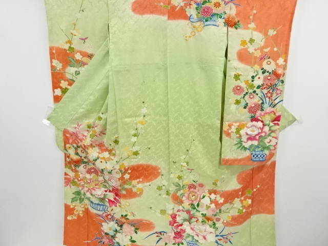 アンティーク　牡丹・菊模様刺繍振袖